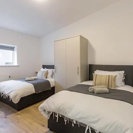 Contractor's Kildare 4 Double Bedrooms *