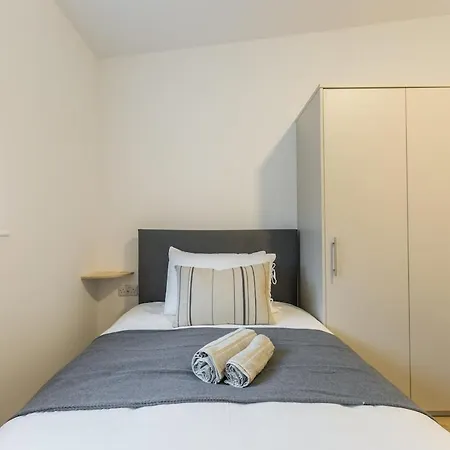 Contractor's Kildare 4 Double Bedrooms דירה Bodenstown