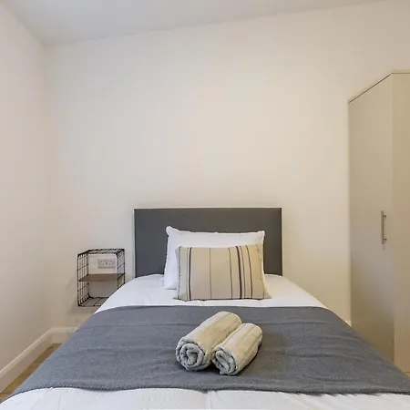 Contractor's Kildare 4 Double Bedrooms * Bodenstown