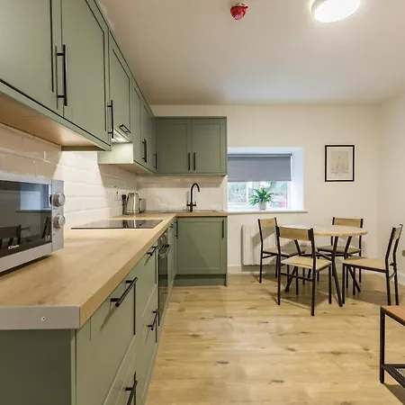 Contractor's Kildare 4 Double Bedrooms דירה *
